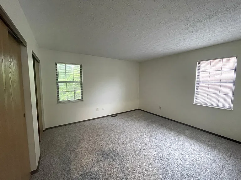 3340 Edgebrook Dr — Photo 9