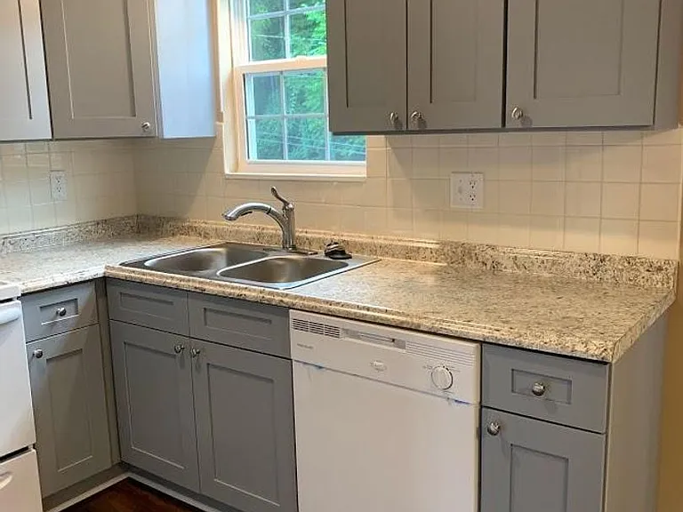 Devling Place Apartments — Photo 19