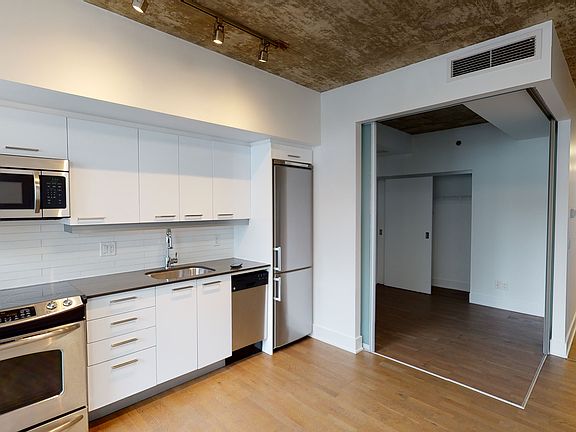 4th image of 630 Queen St E #416