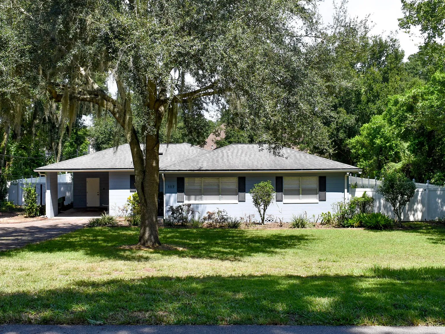 4 bed, 2.5 bath, 1892 sqft, $2,500 — Photo 1