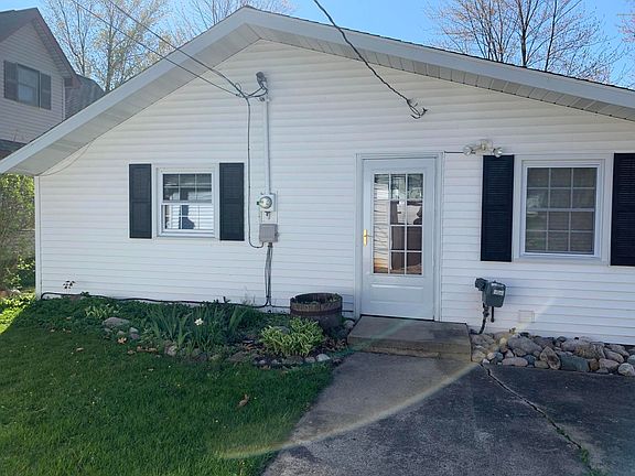 2nd image of 2771 Russell Dr