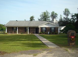 20 Oak Ln, Picayune, MS 39466