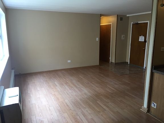 3rd image of 2035 W Granville Ave APT 410
