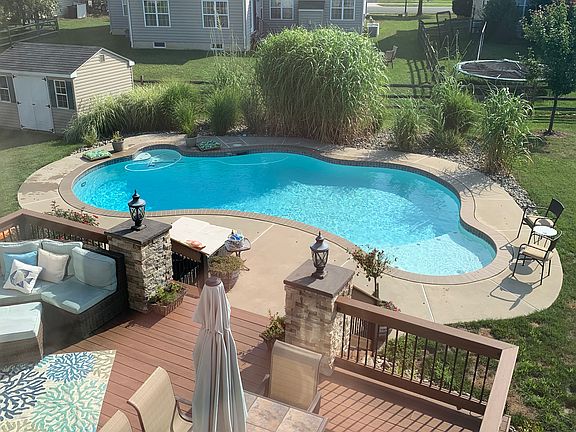 4th image of 220 Karins Blvd