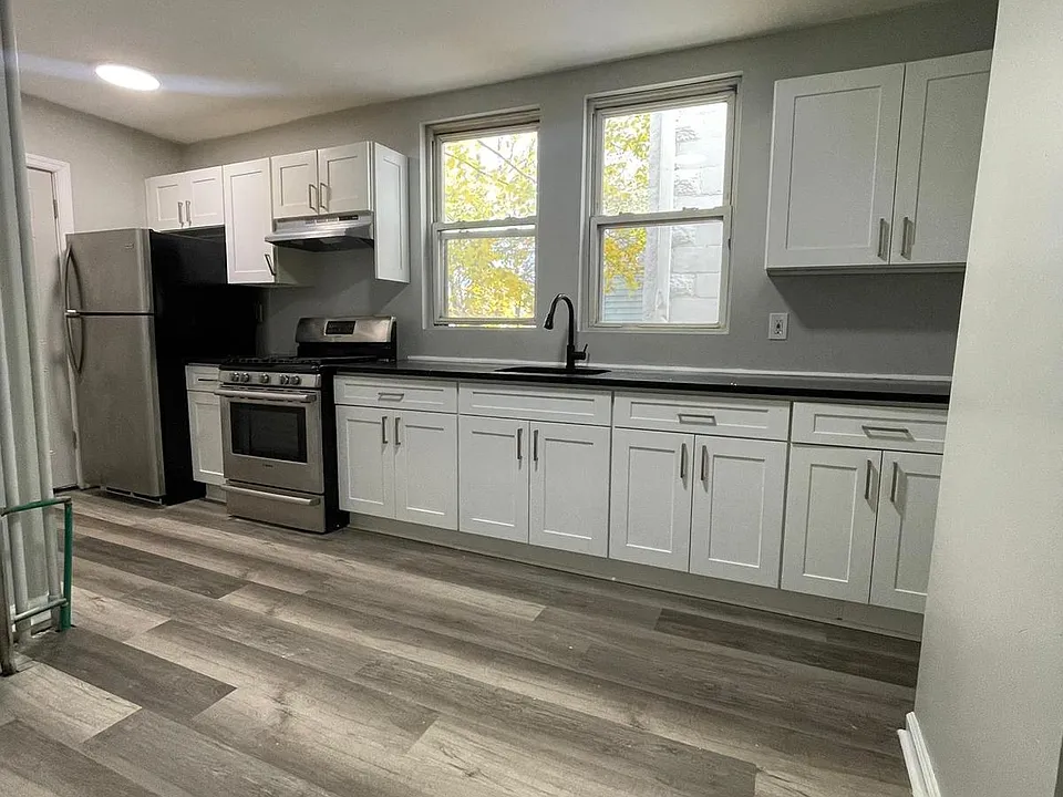 116 Bostwick Ave #1