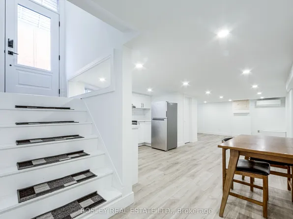 13 Ravina Cres, Toronto, ON M4J 3L9