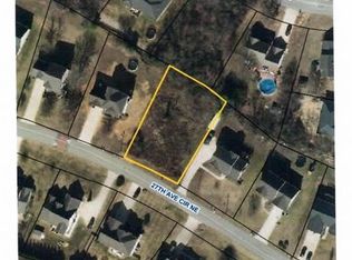 2414 27th Avenue Cir NE, Hickory, NC 28601