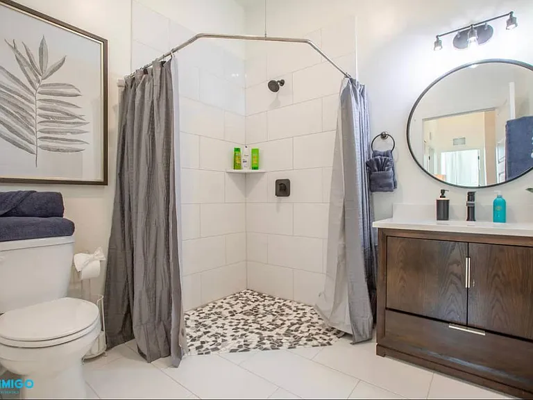 302 E 40th St #LUX — Photo 6