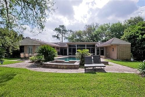 4th image of 5376 Bancroft Dr
