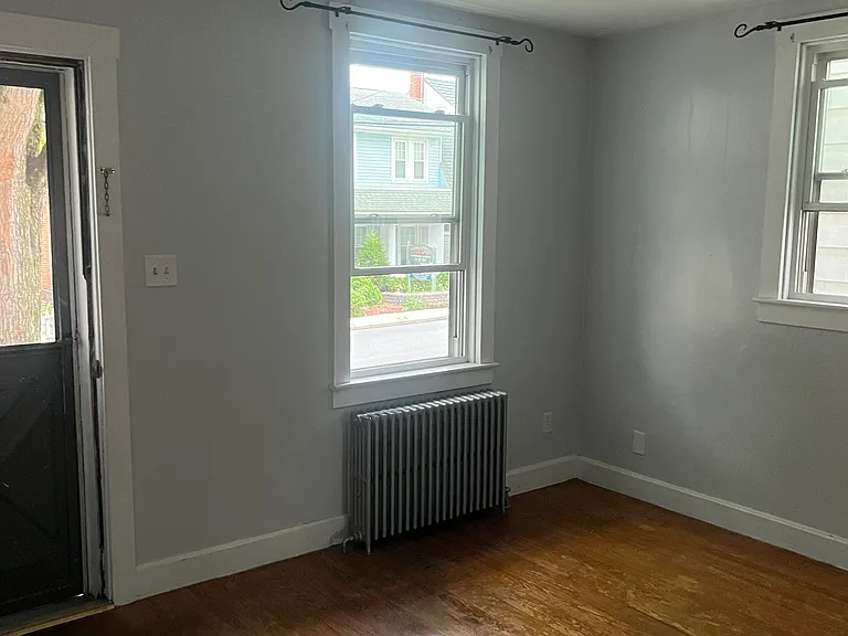 429 Main St — Photo 7