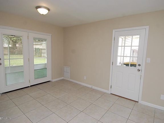 3rd image of 3072 Purdom Dr