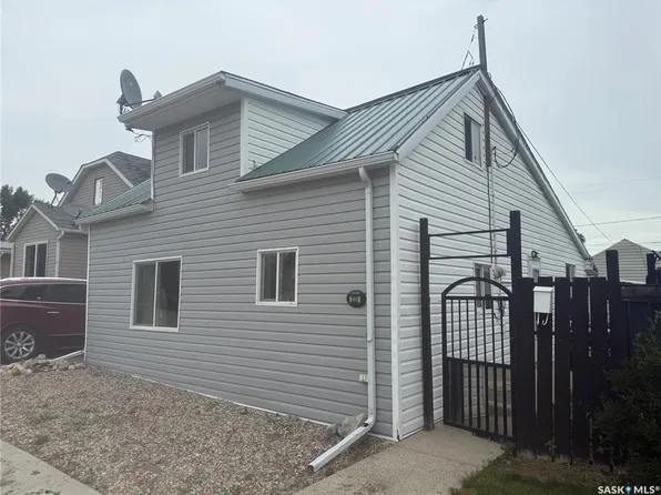233 Central AVENUE, Montmartre, SK S0G 3M0