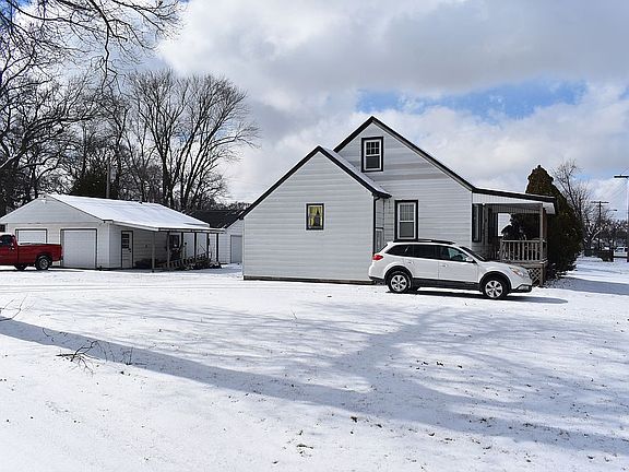 Over sized 2 car garage