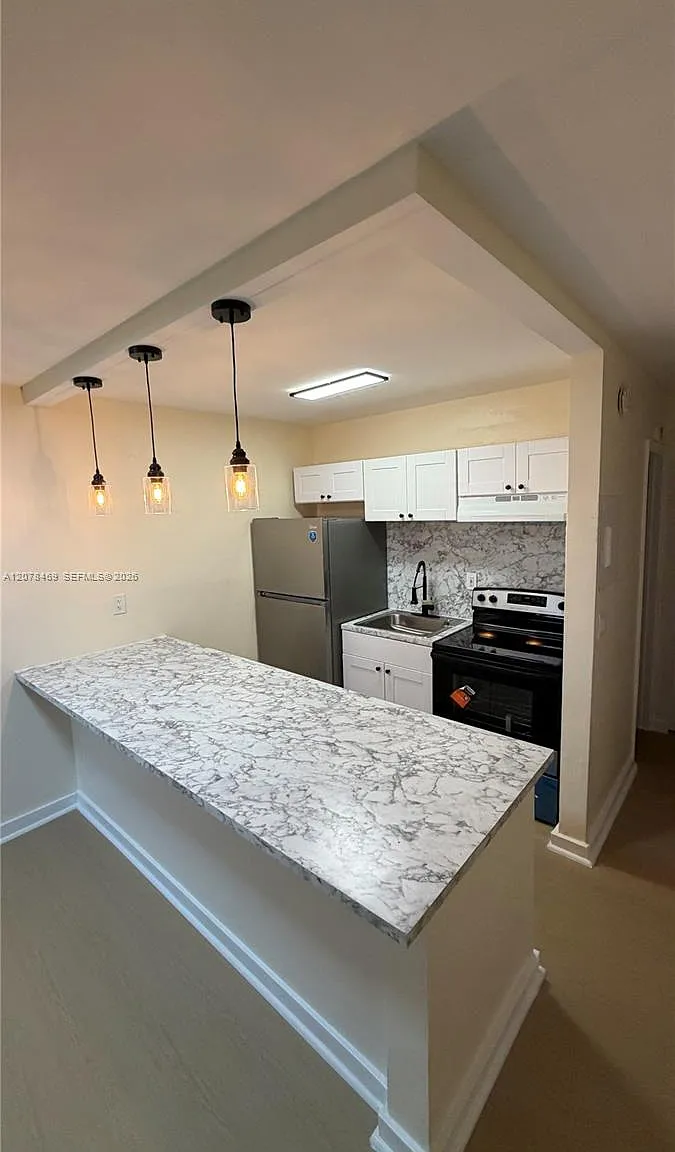 New World Condo Apts Iii — Photo 3