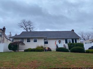 960 Barrie Ave, Wantagh, NY 11793