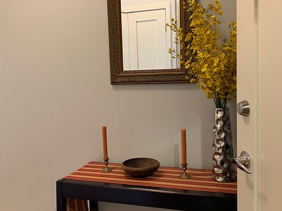 4th image of 400 4th Ave S APT 206