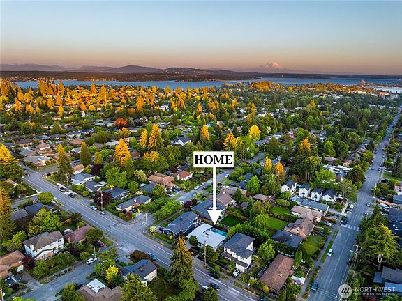 3rd image of 4015 NE 70th Street