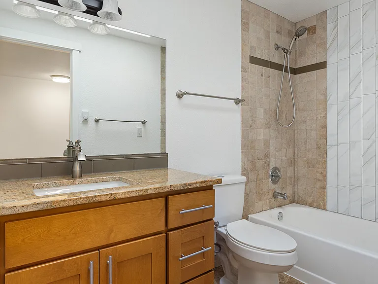 5909 Glenwood Ave — Photo 16