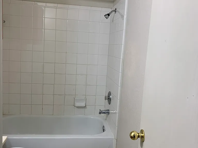 416 Creek St #B — Photo 10