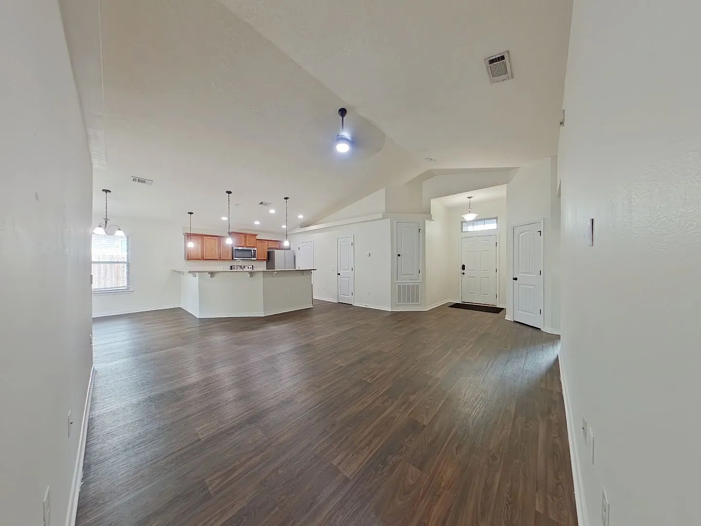 Available Now Beautiful 3 Bed 2 Bath Rental Home in Crestview! — Photo 2