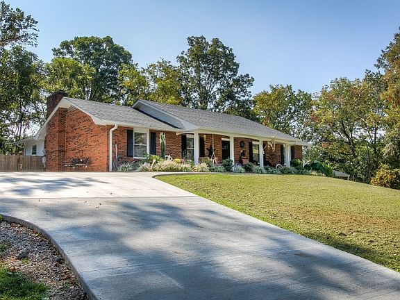 2nd image of 5133 Spring Hill Dr