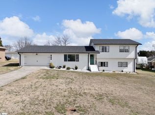 508 American Legion Rd, Greer, SC 29651