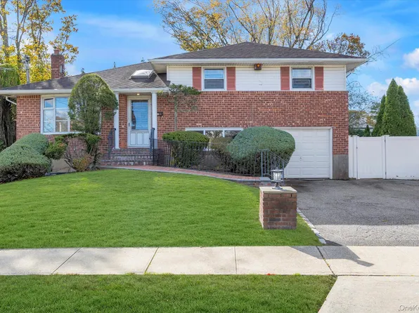 59 Lourae Drive, Massapequa Park, NY 11762