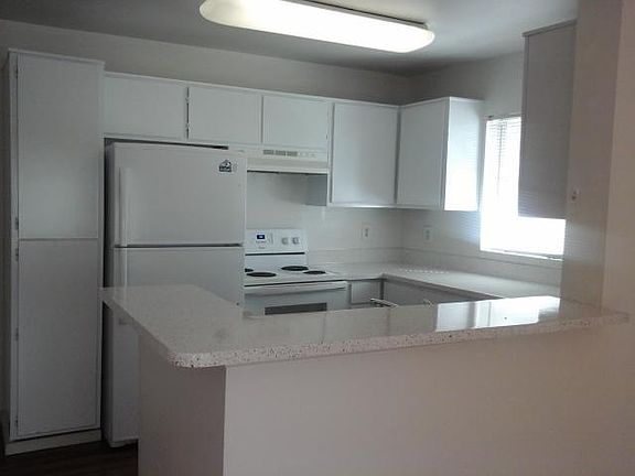 3rd image of 4088 NW 88th Ave APT 401