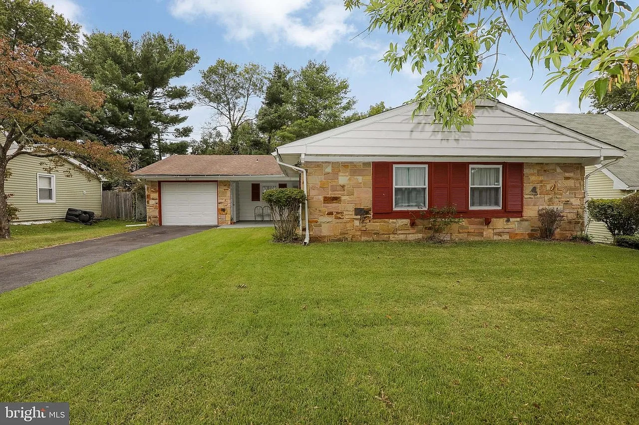 41 Holstone Ln photo 1