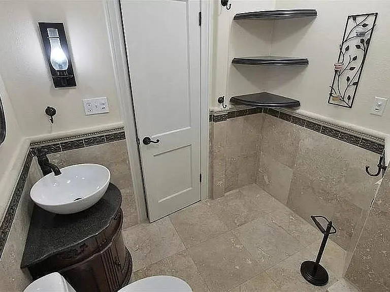 5912 Petty St — Photo 22