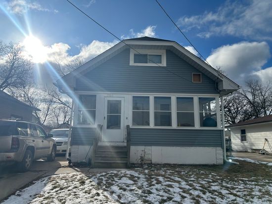 1123 Front St, Aurora, IL 60505