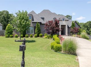 2925 N Chapel View Dr, Fayetteville, AR 72703