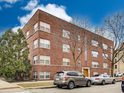 3407 W Hollywood Ave #3W, Chicago, IL, 60659