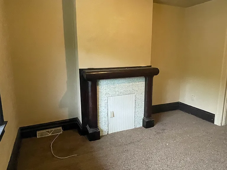 1250 Blackadore Ave — Photo 31