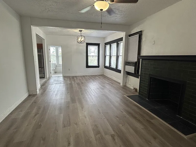 Livingroom/Dining room