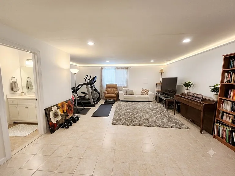 237 E Central Blvd #B — Photo 12
