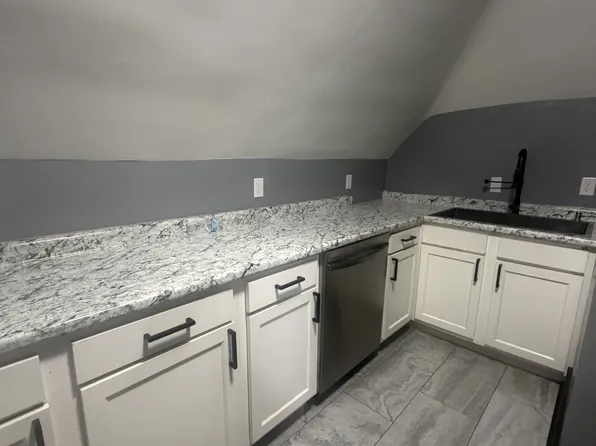 108 E 12th Ave APT 3, Homestead, PA 15120