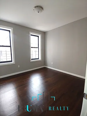 Rented by Bruma Realty LLC | media 10