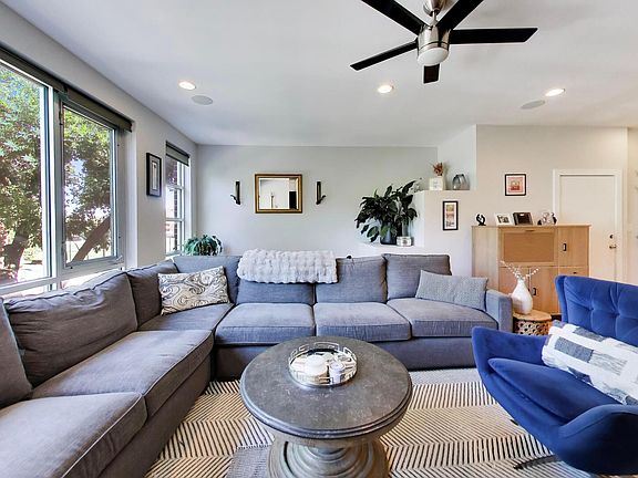 3rd image of 879 N Marshfield Ave #2