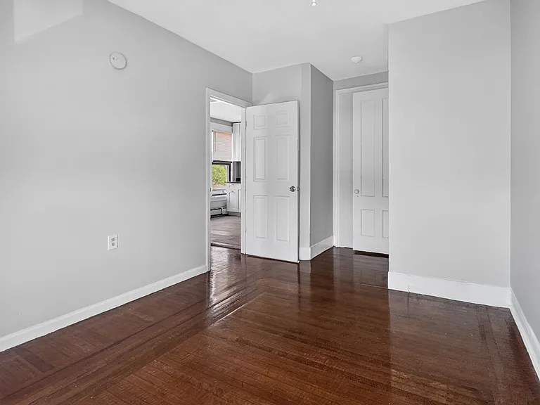 33 Howe St #35 — Photo 18