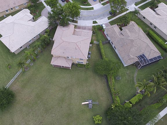 3rd image of 1898 NW 141st Ave