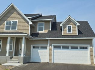 2947 Trinity Dr, Shakopee, MN 55379