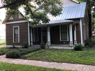 602 Burleson St, Smithville, TX 78957
