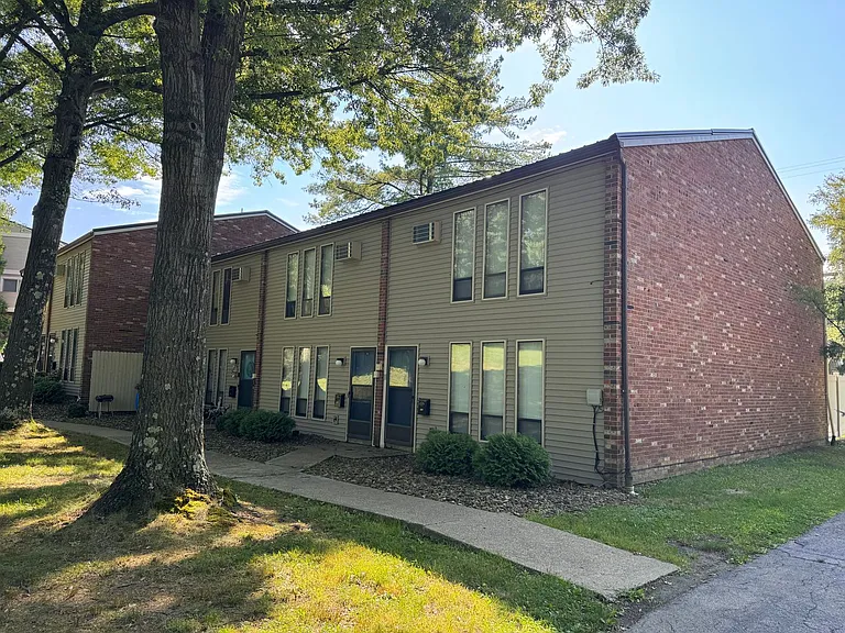 214 E Water St — Photo 1