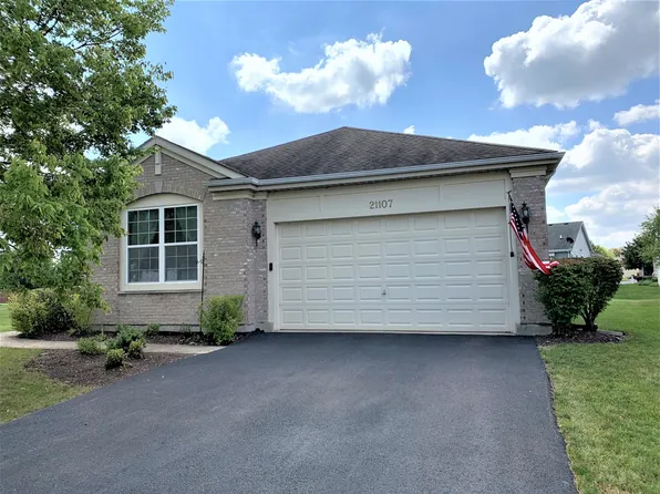 21107 Eugene Siegel Ct, Crest Hill, IL 60403