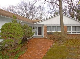 30 Hemingway Dr, Dix Hills, NY 11746