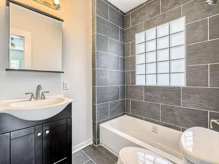 519 W Clay St #2 — Photo 18