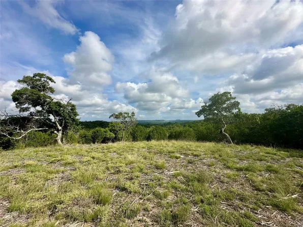 1200 Lipon Apache Run, Blanco, TX 78606
