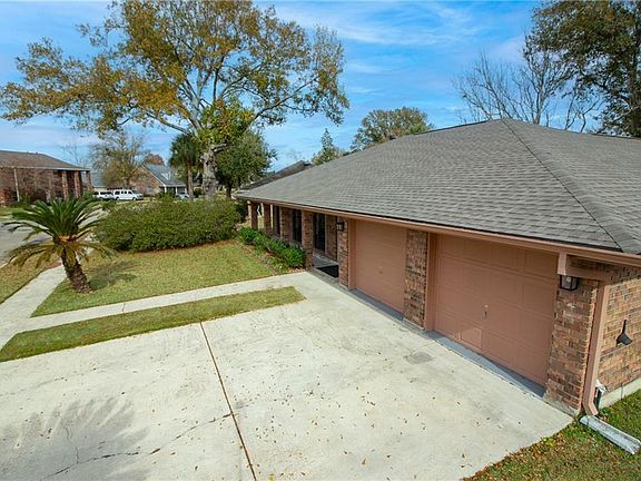 4th image of 2042 Colonial Dr