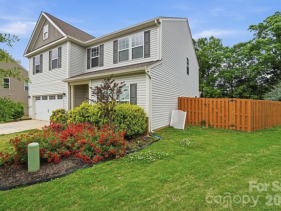 3rd image of 1006 Brooksland Pl